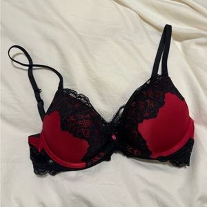 La Senza Red Lacey Push-up Bra - Size 32C